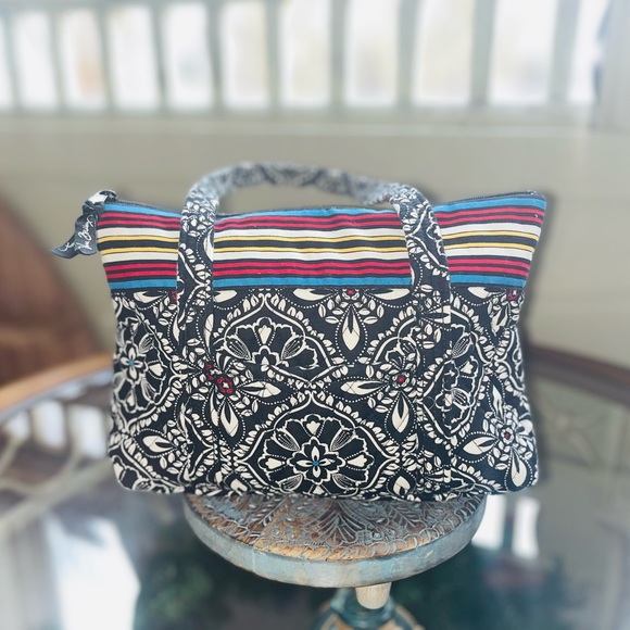 🌹🌻Vera Bradley🌻🌹- Retired Pattern-Barcelona- Small Purse/Bag - Picture 2 of 14